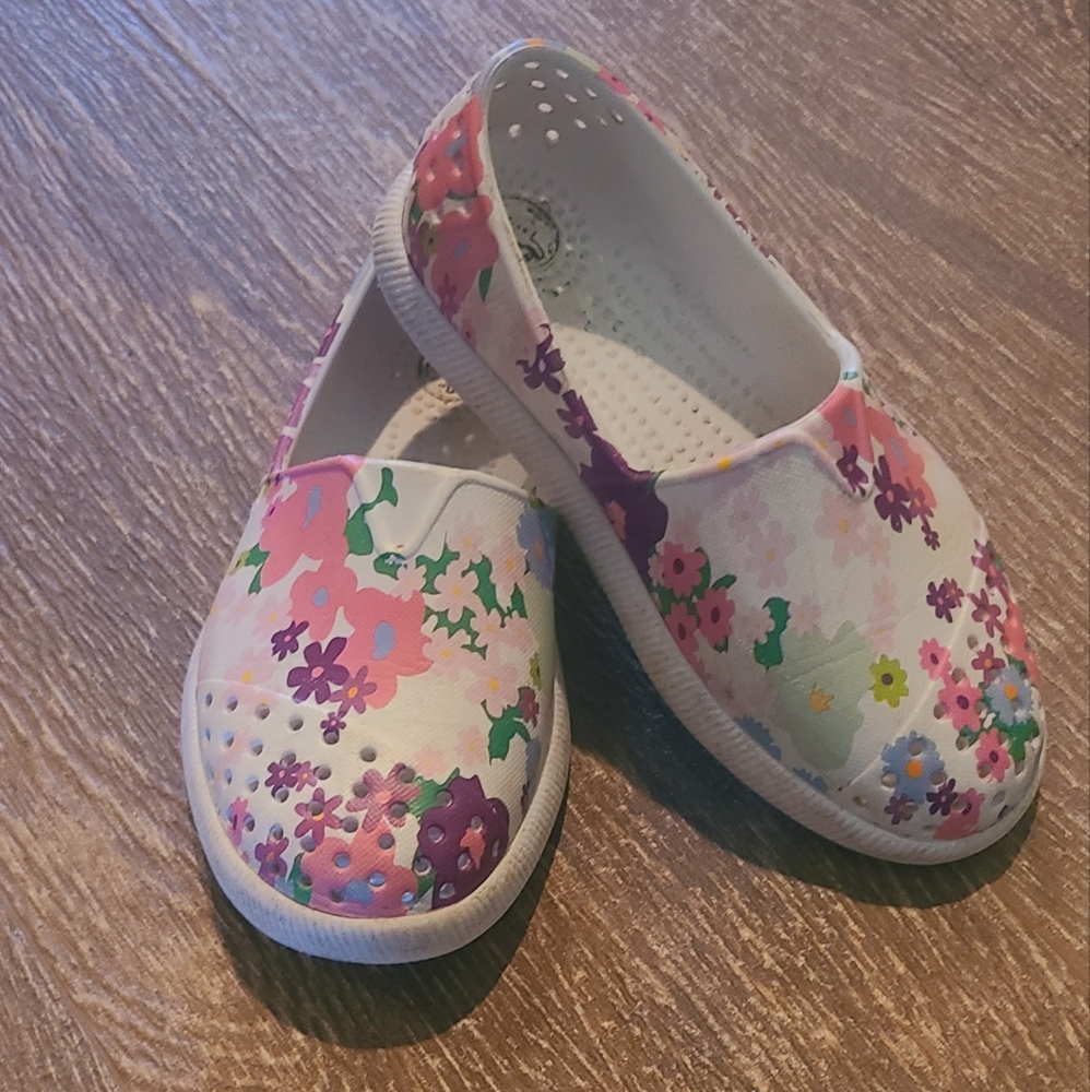Native floweral Toddler 8c